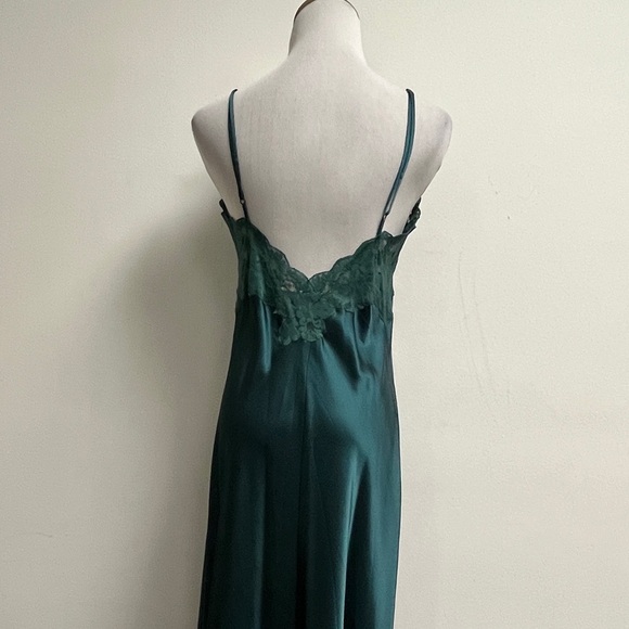 Victoria’s Secret Emerald green gown satin lace nwot L - Picture 9 of 10